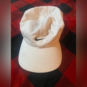 White Nike hat adjustable